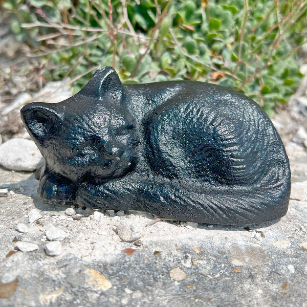 Outdoor Cat Ornament