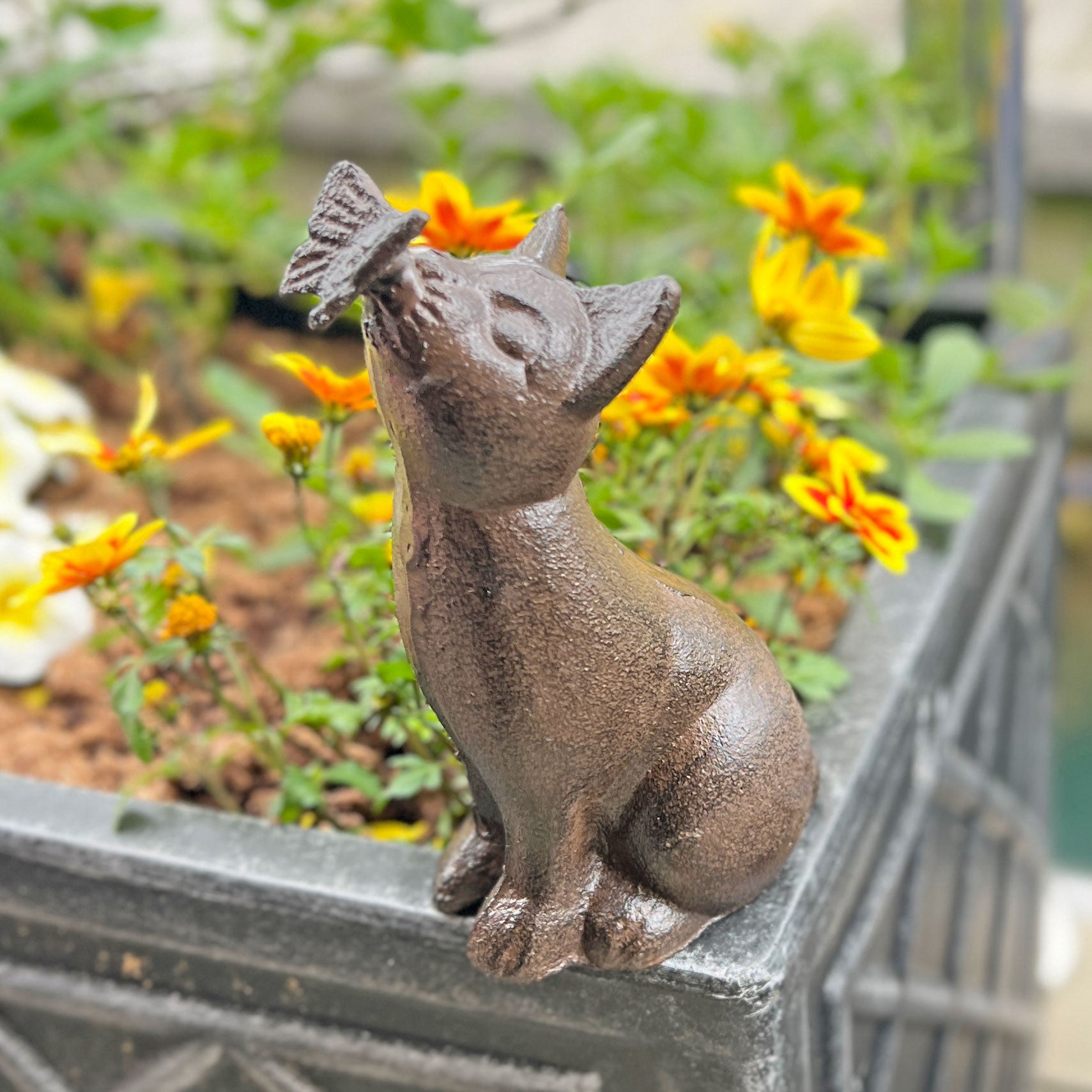 Sitting Cast Iron Cat Garden Animal Ornament