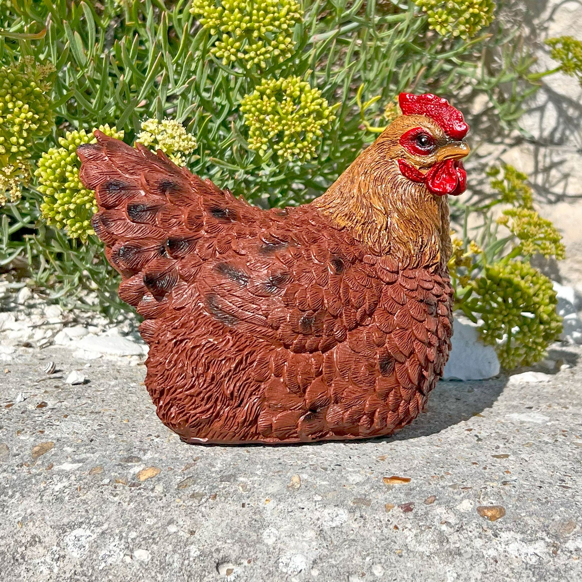 Brown lifelike chicken garden statue