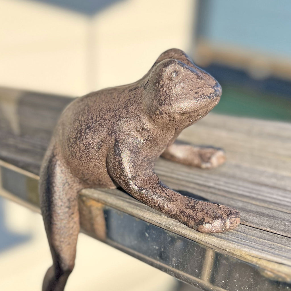 Outdoor frog animal ornament