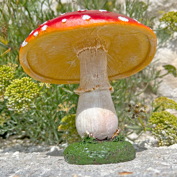 Large Mushroom / Toadstool Garden Ornament Realistic Design Mushroom