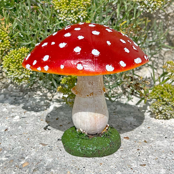 Large Mushroom / Toadstool Garden Ornament Realistic Design Mushroom