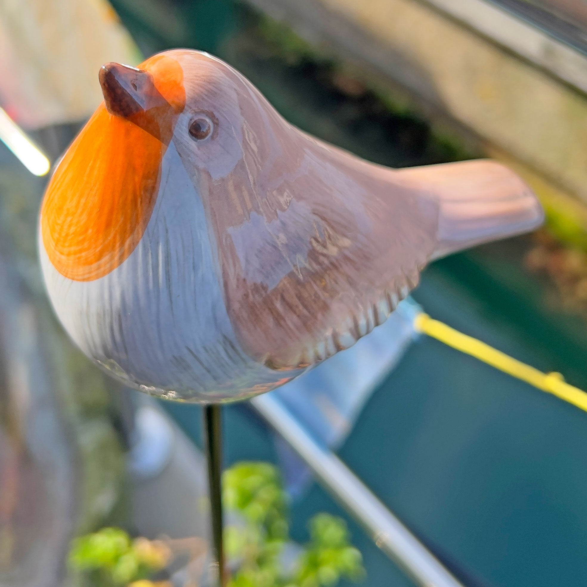 Robin garden on a stake